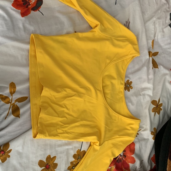 SQUATWOLF CROP TOP YELLOW SIZE MEDIUM NEW CONDITION - Picture 2 of 2